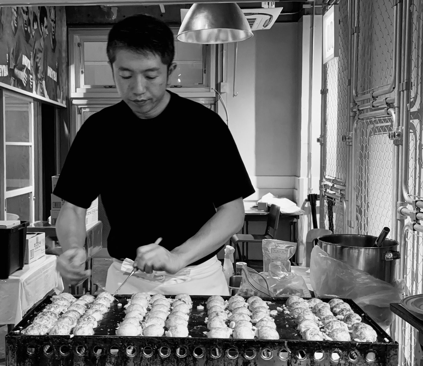 Chef Yamakawa Uminosuke at work